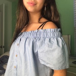 Off shoulders jean top
